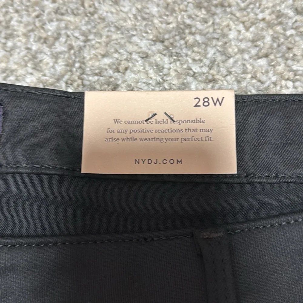 NWT NYDJ Ami Skinny Jeans Plus Size in Black - Picture 5 of 8